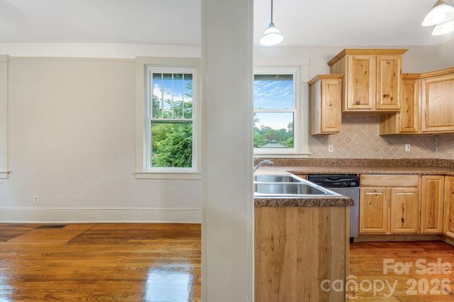 181 Courtland Place, Asheville, NC 28801