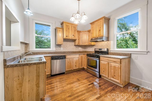 181 Courtland Place, Asheville, NC 28801