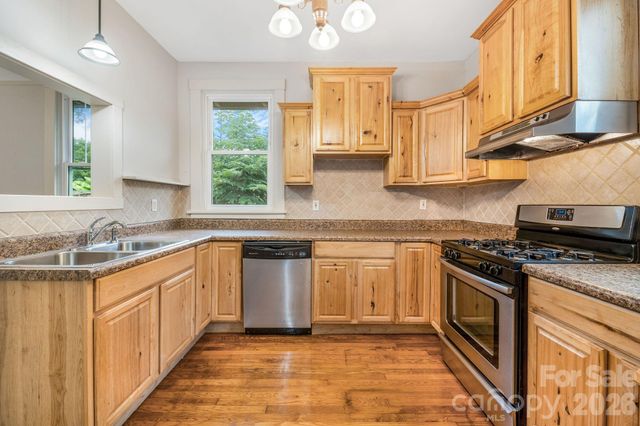 181 Courtland Place, Asheville, NC 28801