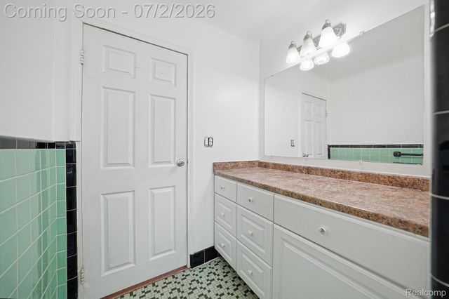 14845 Shirley Avenue, Warren, MI 48089