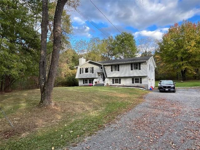 101 Whitetail Run, Chester, NY 10918