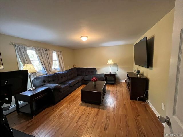 101 Whitetail Run, Chester, NY 10918