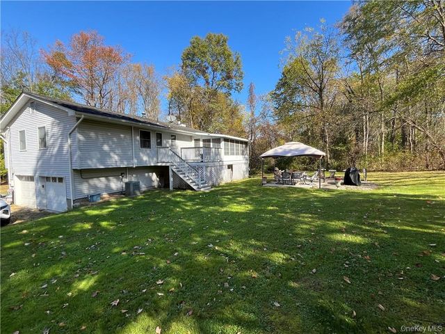 101 Whitetail Run, Chester, NY 10918