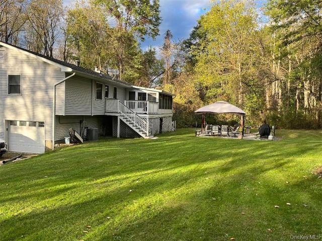 101 Whitetail Run, Chester, NY 10918