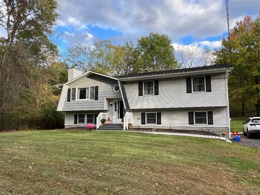 101 Whitetail Run, Chester, NY 10918