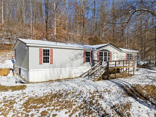 2584 Frogs Creek Road, Charleston, WV 25312
