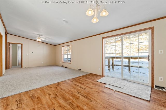 2584 Frogs Creek Road, Charleston, WV 25312