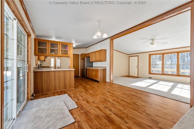 2584 Frogs Creek Road, Charleston, WV 25312