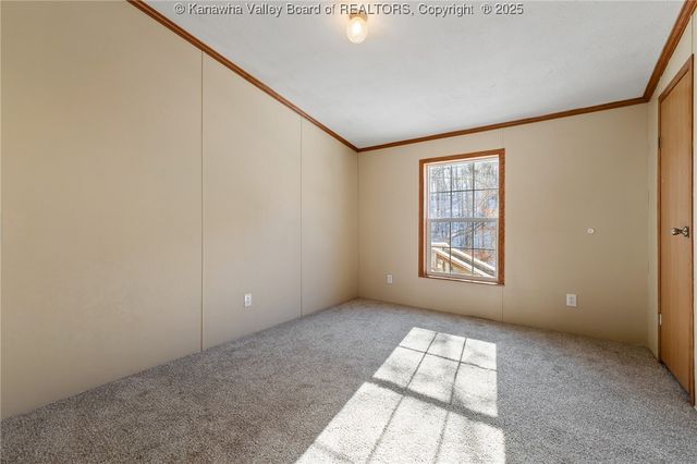 2584 Frogs Creek Road, Charleston, WV 25312