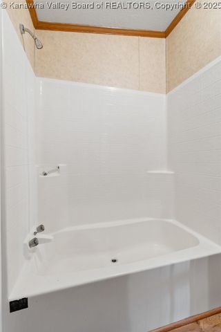 2584 Frogs Creek Road, Charleston, WV 25312