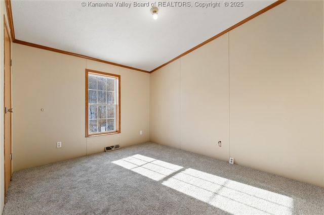 2584 Frogs Creek Road, Charleston, WV 25312