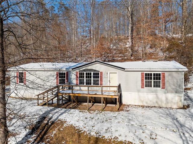 2584 Frogs Creek Road, Charleston, WV 25312
