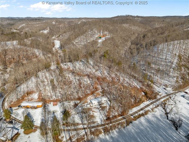 2584 Frogs Creek Road, Charleston, WV 25312