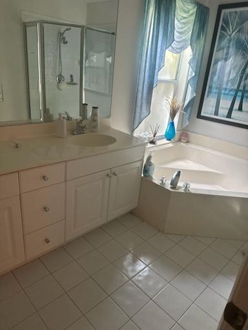 6037 Rossmoor Lakes Court, Boynton Beach, FL 33437