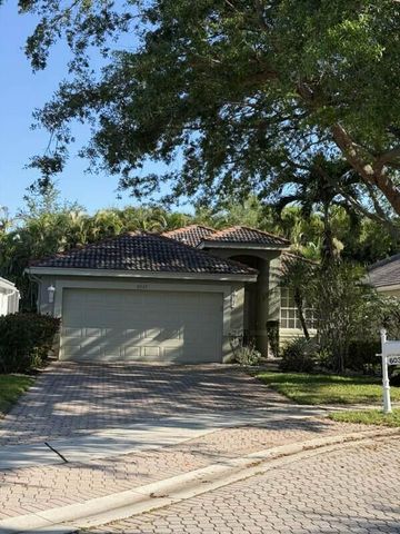6037 Rossmoor Lakes Court, Boynton Beach, FL 33437