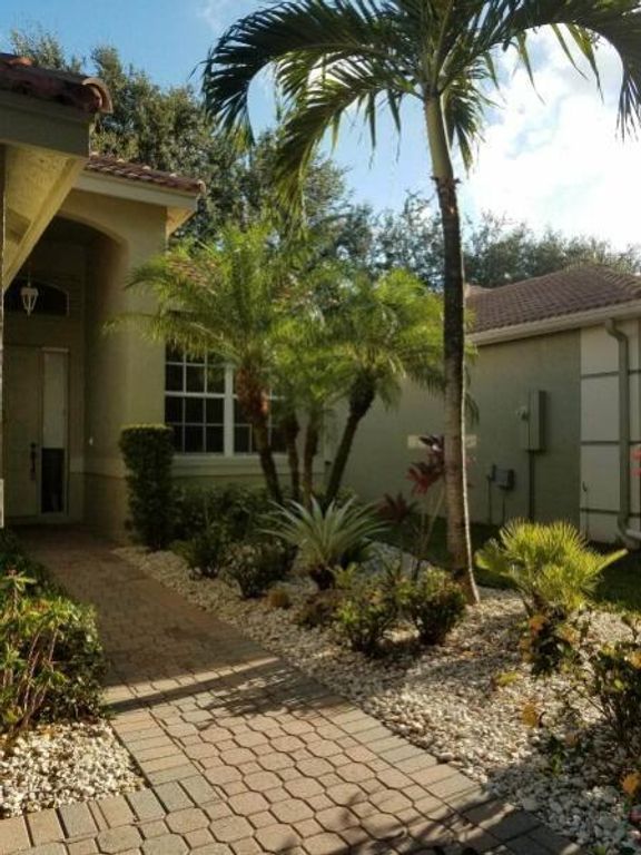 6037 Rossmoor Lakes Court, Boynton Beach, FL 33437