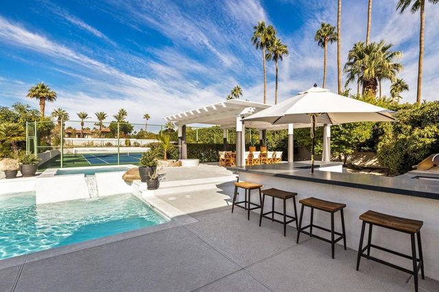 594 W Stevens Road, Palm Springs, CA 92262