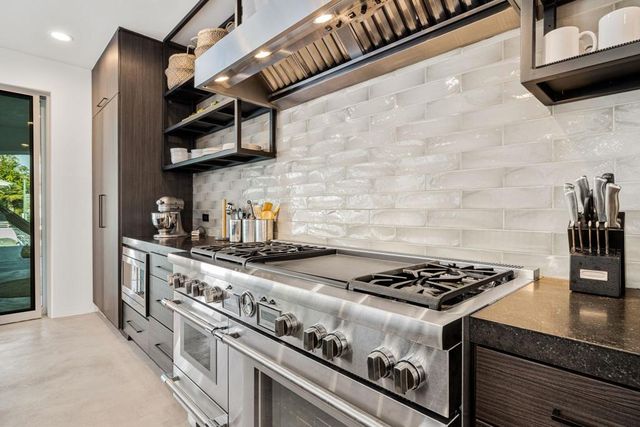 594 W Stevens Road, Palm Springs, CA 92262