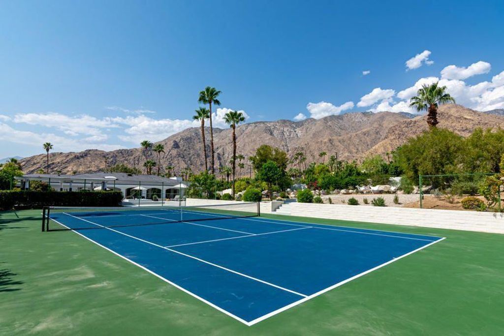 594 W Stevens Road, Palm Springs, CA 92262