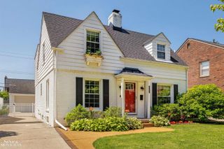 407 Lothrop Road, Grosse Pointe Farms, MI 48236