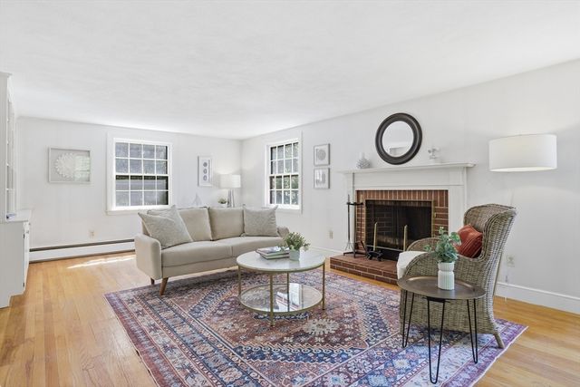 9 Deacon Hunt Drive, Acton, MA 01720
