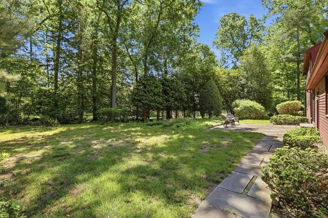 9 Deacon Hunt Drive, Acton, MA 01720