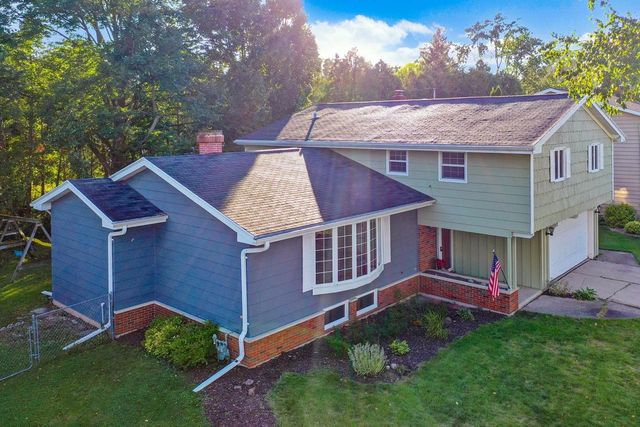 336 BROOKRIDGE STREET, Green Bay, WI 54301