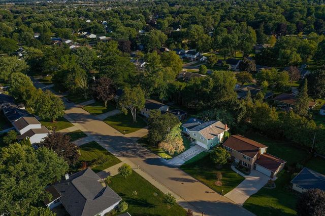 336 BROOKRIDGE STREET, Green Bay, WI 54301
