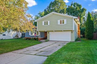 336 BROOKRIDGE STREET, Green Bay, WI 54301