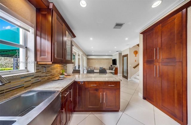 10917 NW 59th St, Doral, FL 33178