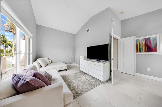 10917 NW 59th St, Doral, FL 33178