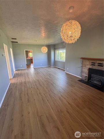 20016 Orville Rd E, Orting, WA 98360