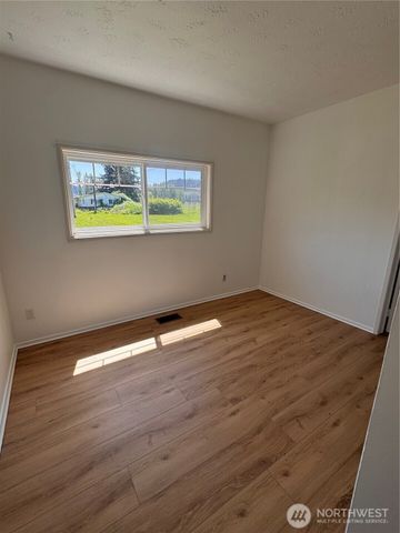20016 Orville Rd E, Orting, WA 98360