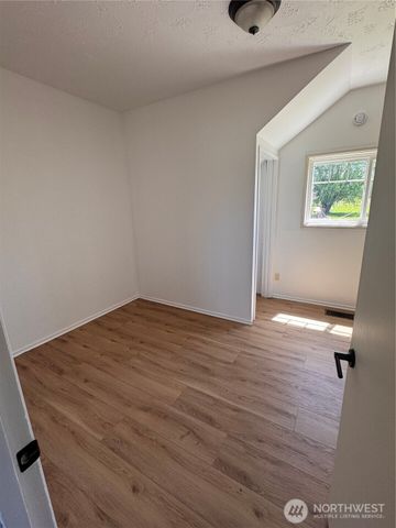 20016 Orville Rd E, Orting, WA 98360