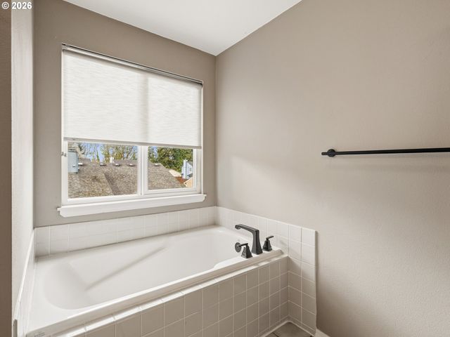 1807 Ne 150TH St, Vancouver, WA 98686