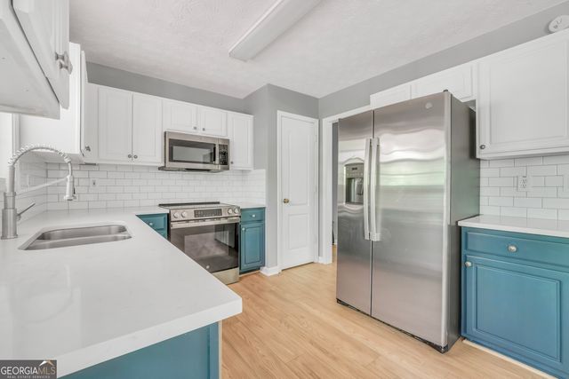 1022 Miss Amber Way, Locust Grove, GA 30248
