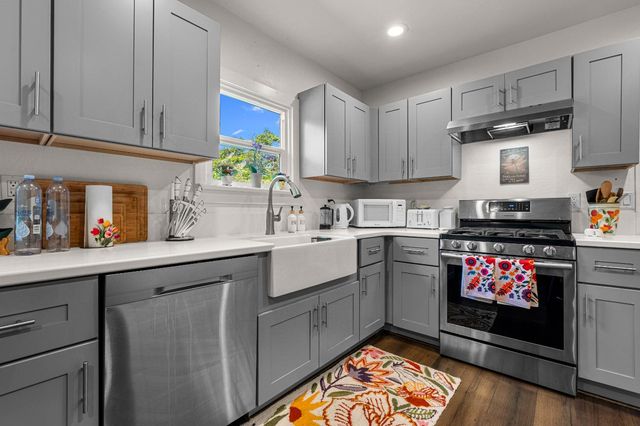 320 Taylor Rd, Newcastle, CA 95658