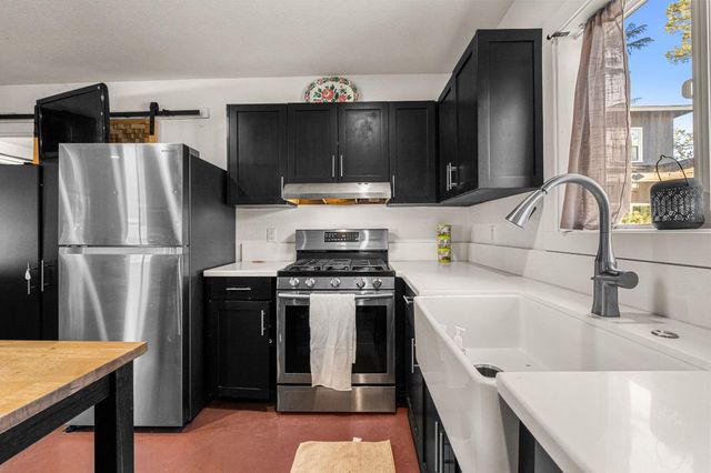 320 Taylor Rd, Newcastle, CA 95658