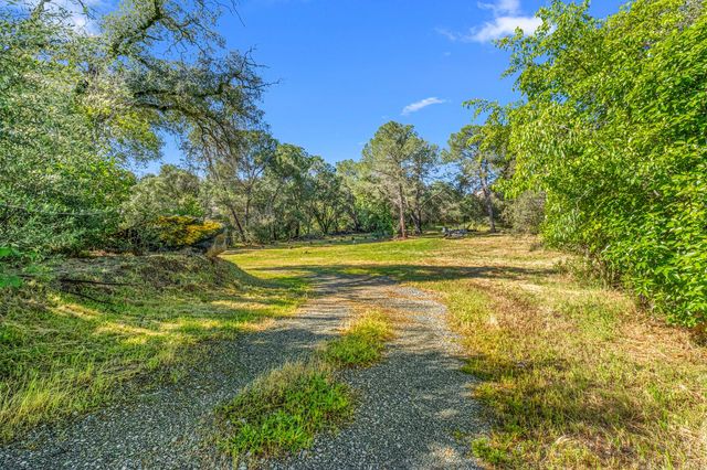 320 Taylor Rd, Newcastle, CA 95658