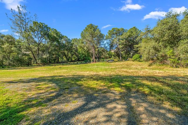 320 Taylor Rd, Newcastle, CA 95658