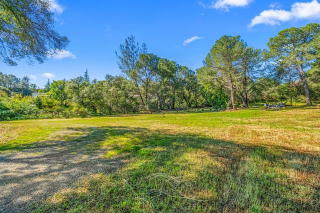 320 Taylor Rd, Newcastle, CA 95658