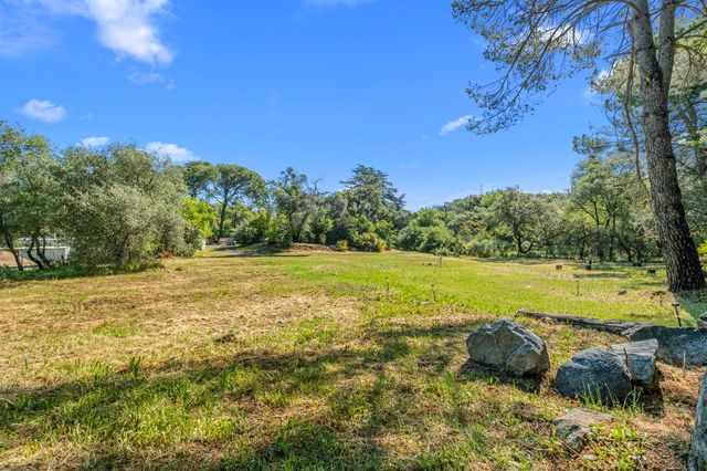 320 Taylor Rd, Newcastle, CA 95658