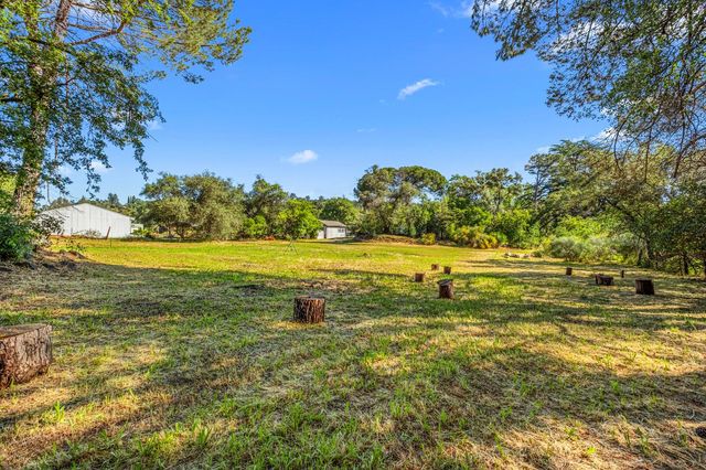 320 Taylor Rd, Newcastle, CA 95658