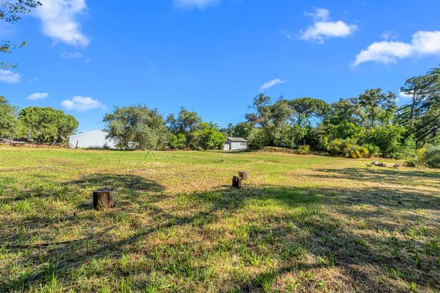 320 Taylor Rd, Newcastle, CA 95658