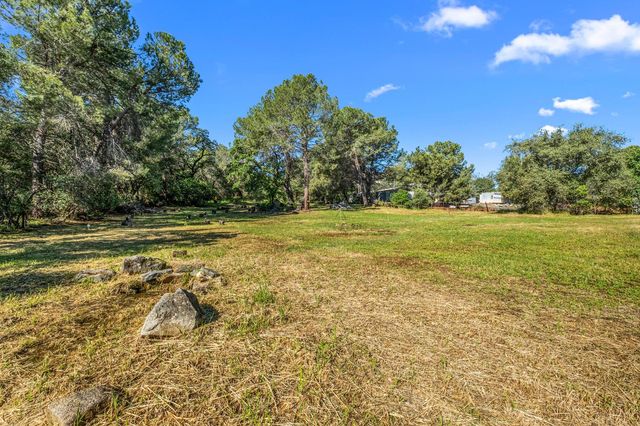 320 Taylor Rd, Newcastle, CA 95658
