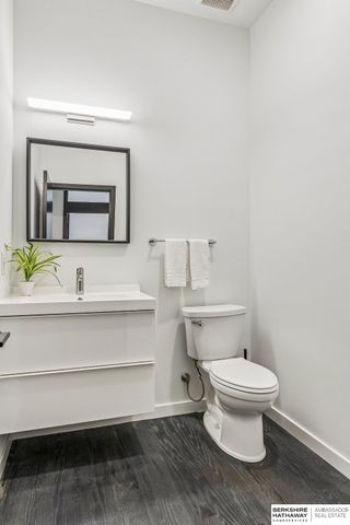 8812 Broadmoor Drive, Omaha, NE 68114