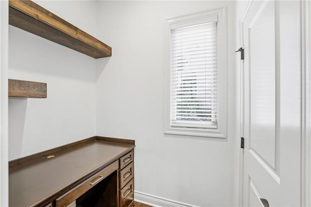 6119 Southlake Drive, Parkville, MO 64152