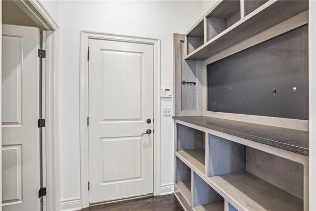 6119 Southlake Drive, Parkville, MO 64152