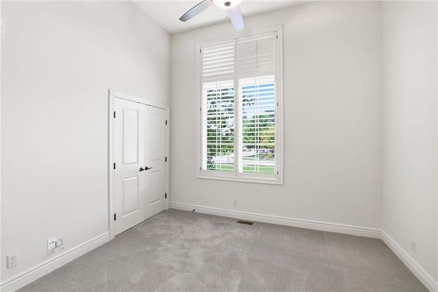 6119 Southlake Drive, Parkville, MO 64152