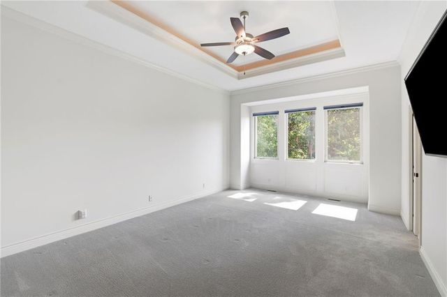 6119 Southlake Drive, Parkville, MO 64152